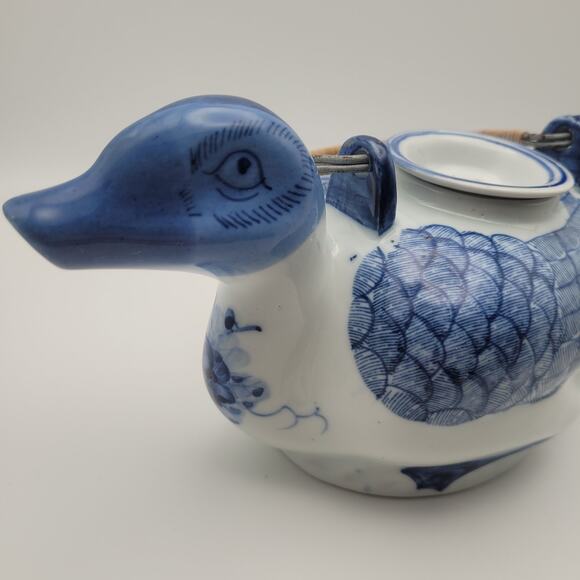 Vintage Blue & White Duck Teapot Hand Painted Wrapped in Wood Metal Handle - Picture 2 of 10